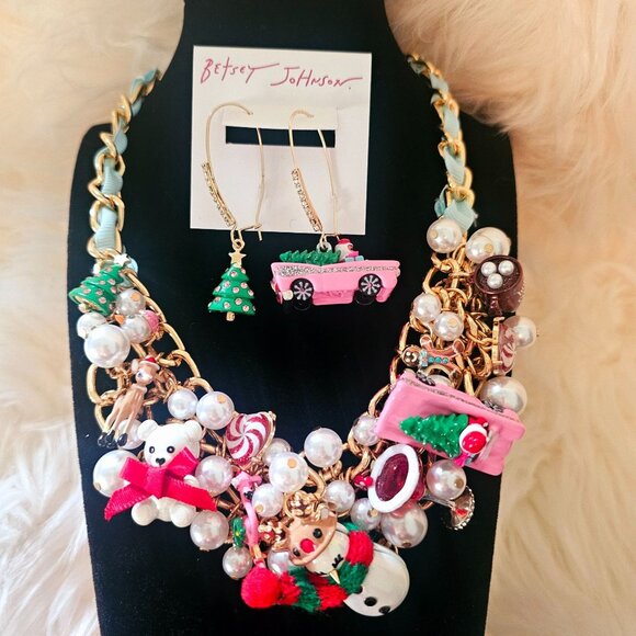 Betsey Johnson Holiday Christmas Statement Necklace Earrings Set Charms & Pearls - Picture 1 of 16